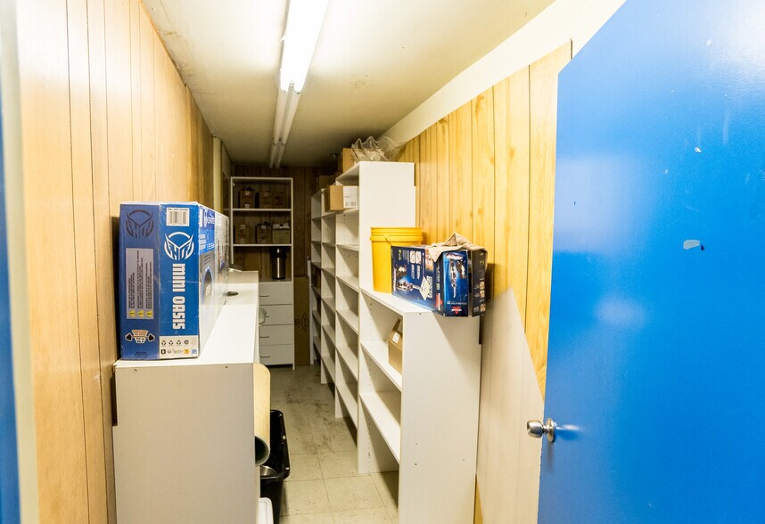 More Photos Of 3149 W Hallandale Beach Blvd, Hallandale Warehouse For Lease