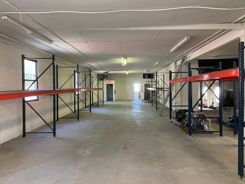 More Photos Of 52-56 Elwood Ave, Newark Warehouse For Lease