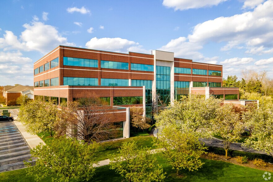 Primary Photo Of 26300 Northwestern Hwy, Southfield Office For Lease