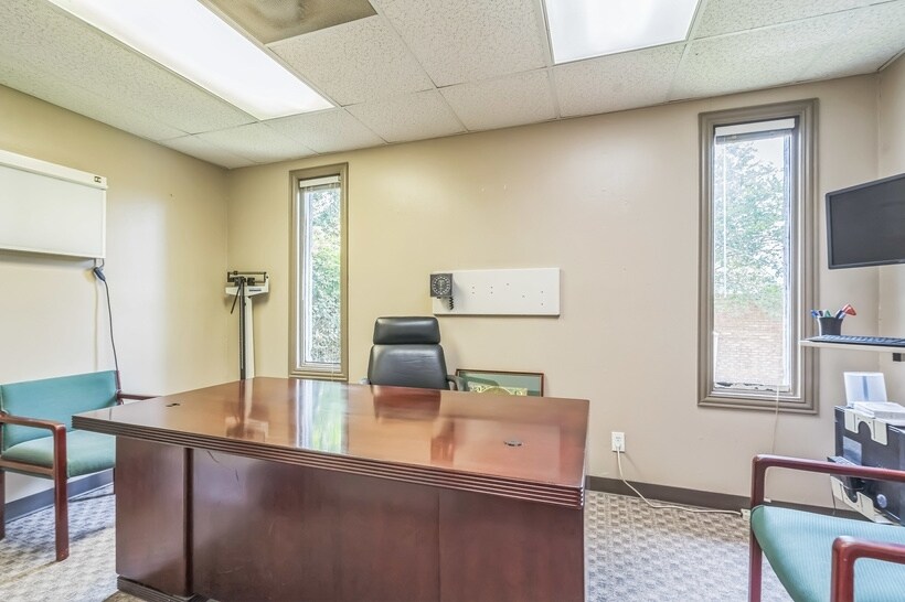 More Photos Of 12421 Memorial Dr, Houston Medical For Sale