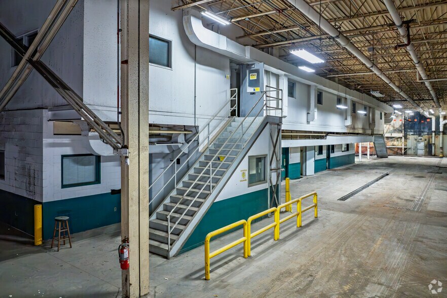 More Photos Of 3811 Kimwell Dr, Winston-Salem Warehouse For Sale