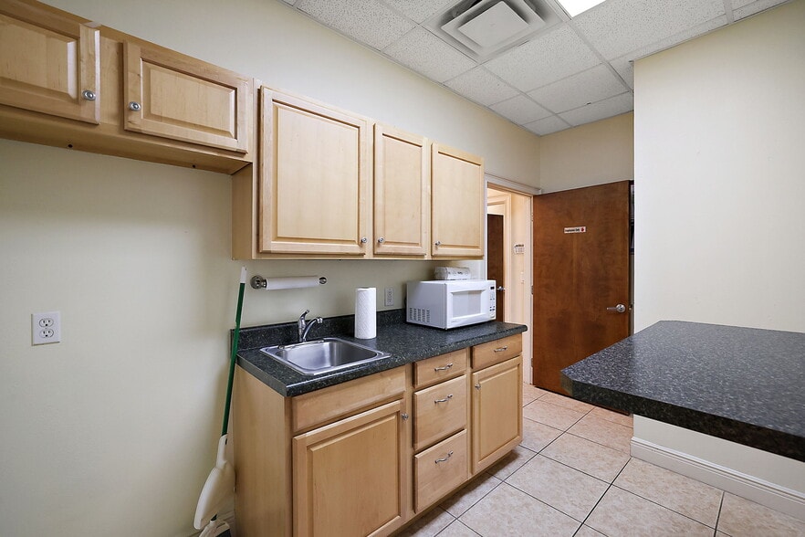 More Photos Of 3651 Lake Center Dr, Mount Dora Medical For Sale