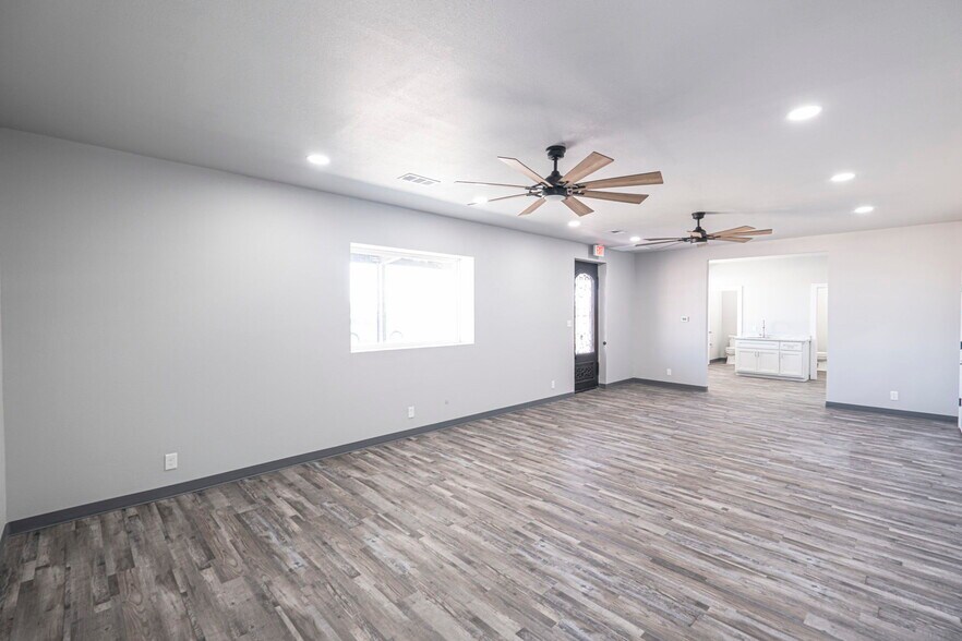 More Photos Of 14010 W Silver Fox Trl, Odessa Warehouse For Sale