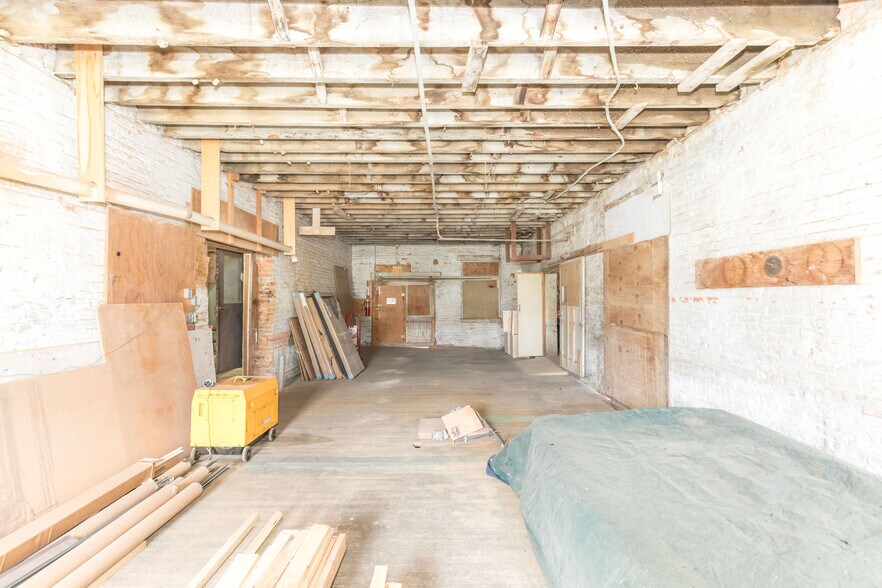 More Photos Of 1340 W Main St, Wytheville Loft Creative Space For Sale