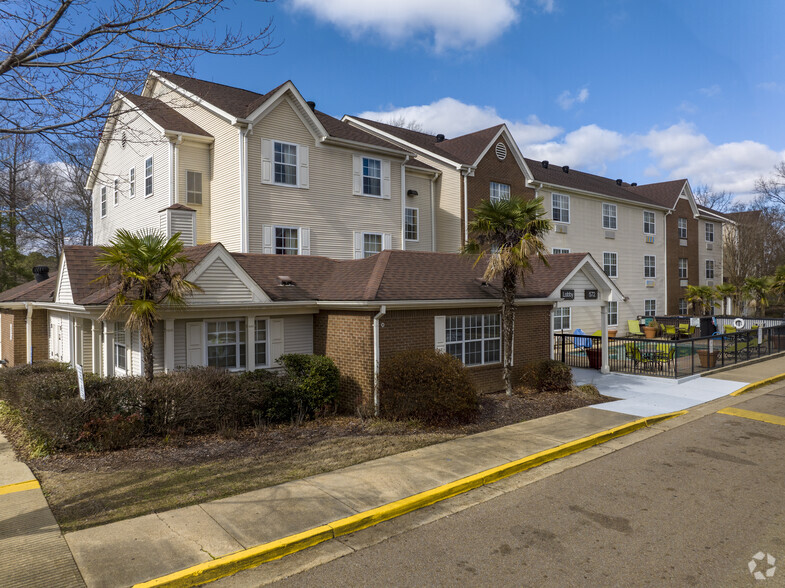 Primary Photo Of 572 E Beasley Rd, Jackson Hotel For Sale