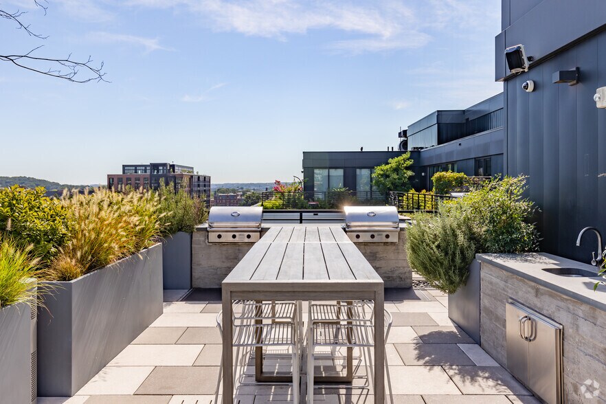 More Photos Of 320 Florida Ave NE, Washington Apartments For Lease