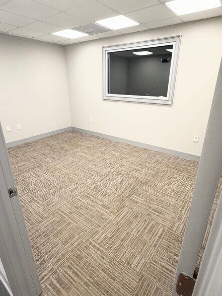 More Photos Of 321 Marble Mill Rd NW, Marietta Coworking Space