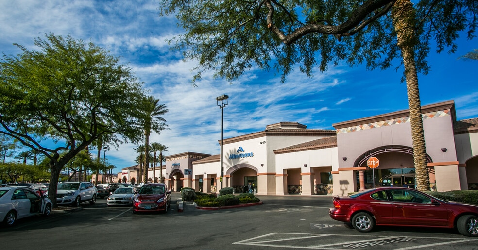 More Photos Of 1900-1990 Village Center Cir, Las Vegas Unknown For Lease