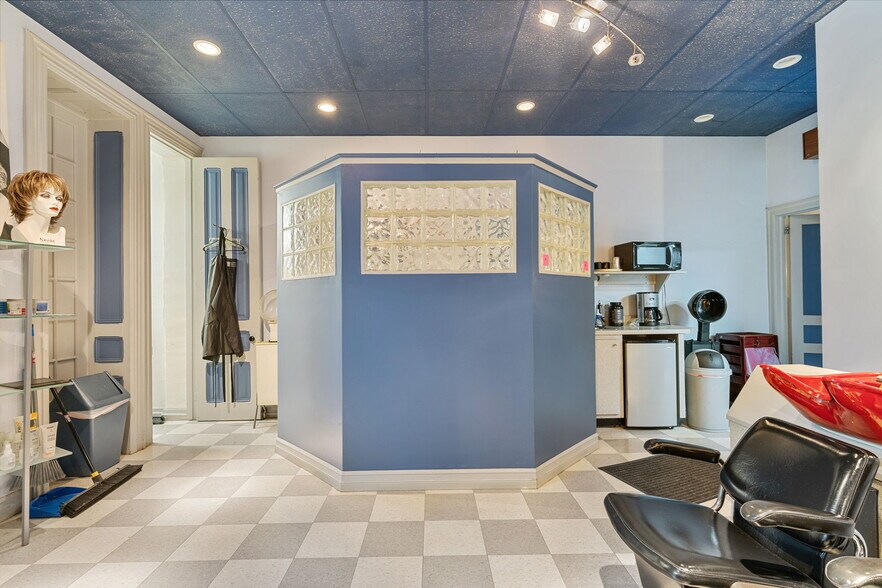 More Photos Of 962 W Hamilton St, Allentown Storefront Retail Residential For Lease