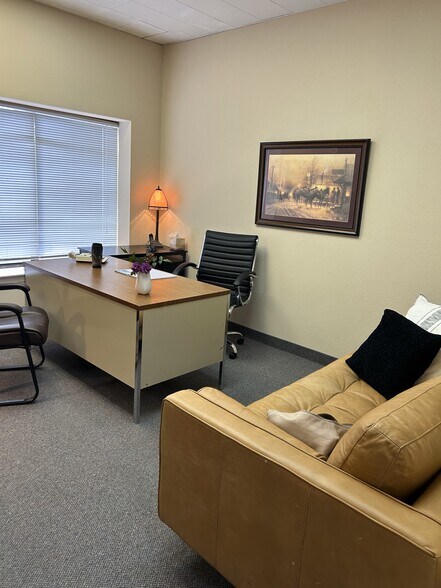 More Photos Of 102 N Shiloh Rd, Garland Office For Lease