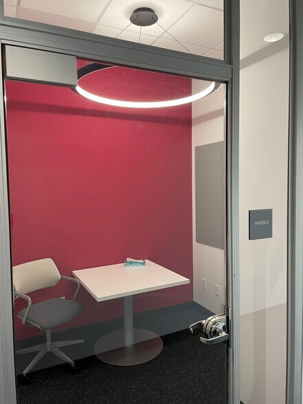 More Photos Of 50 Executive Pky, Hudson Office For Lease