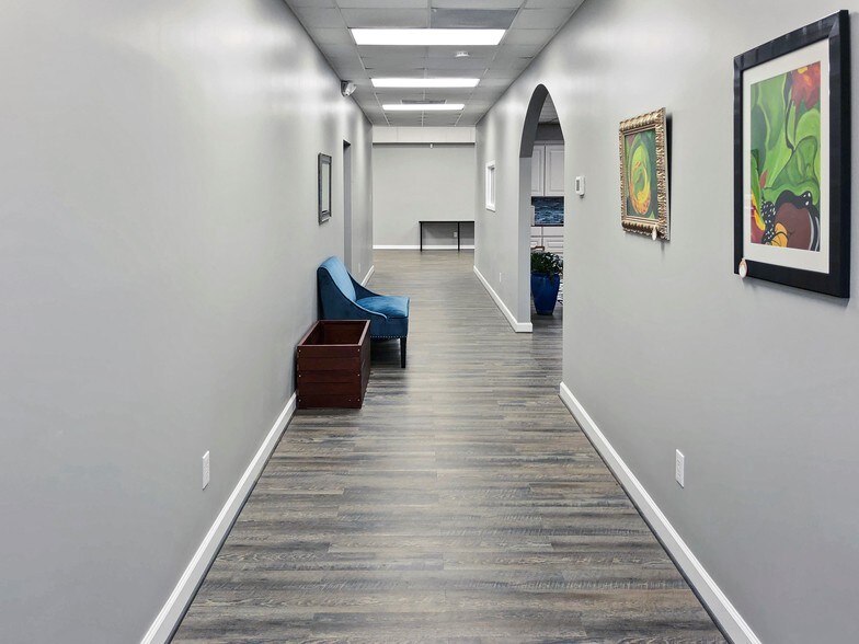 More Photos Of 102 E Walker St, League City Office For Sale
