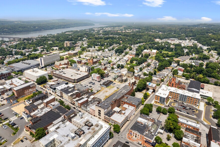 More Photos Of 337 Main St, Poughkeepsie Apartments For Lease