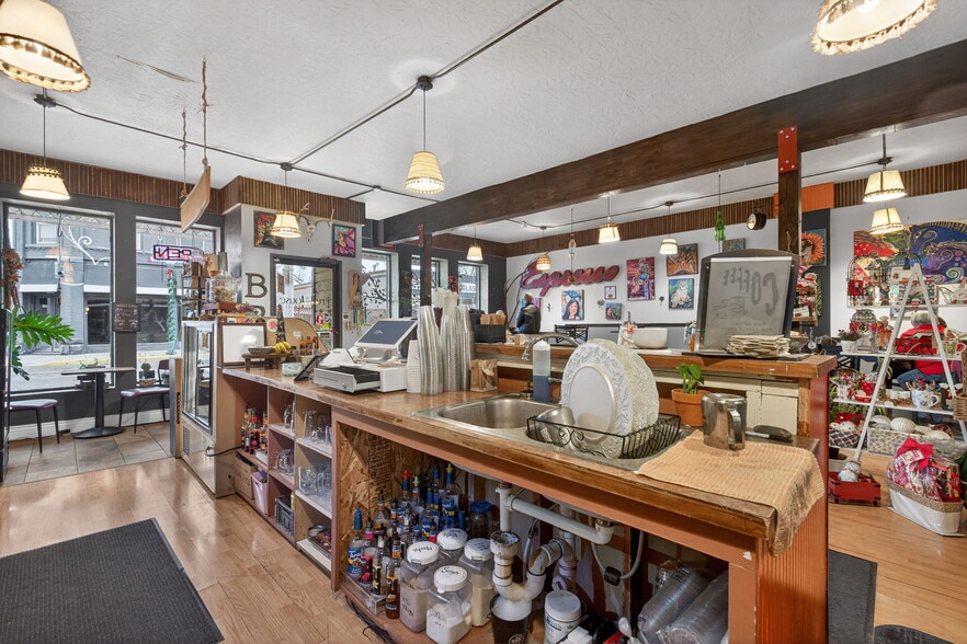 More Photos Of 502 N Main St, Pocatello General Retail For Sale