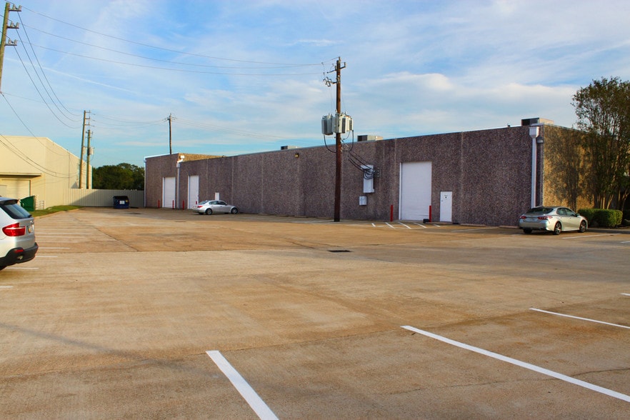 More Photos Of 1760 Stebbins Dr, Houston Warehouse For Sale