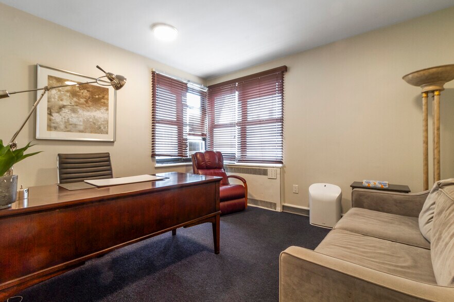 More Photos Of 98120 Queens Blvd, Rego Park Apartments For Sale