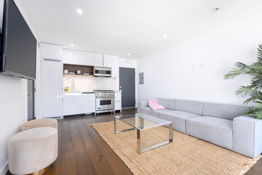 More Photos Of 1267 N Laurel Ave, West Hollywood Apartments For Sale