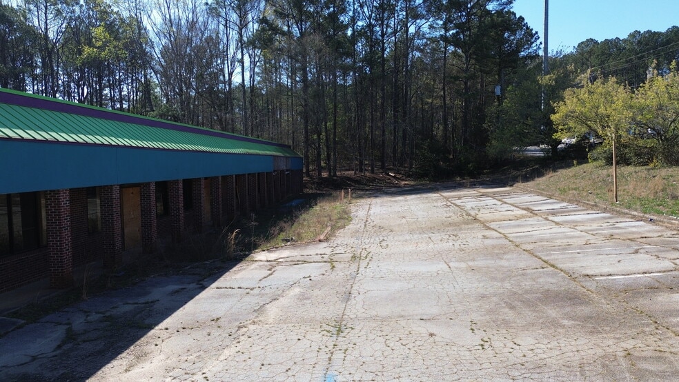 More Photos Of 106 Commerce St, Fayetteville Storefront Retail Office For Sale