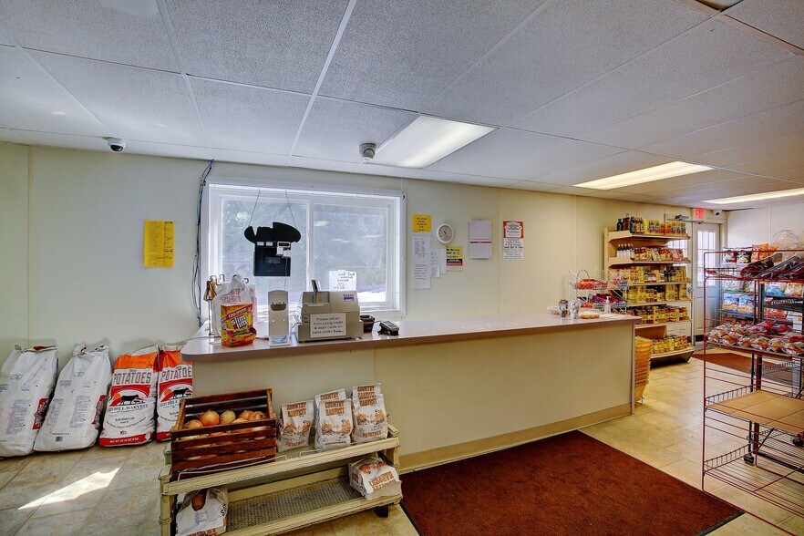 More Photos Of 510 S Pearl St, Coal Township General Retail For Sale
