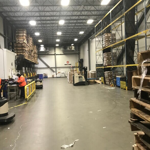 More Photos Of 2655 E Richmond St, Shawano Warehouse For Lease