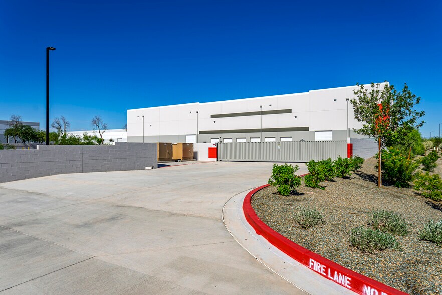 More Photos Of 13220 W Desert Cove Rd, Surprise Distribution For Sale