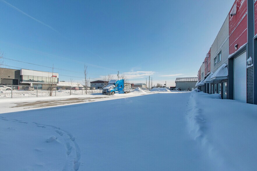 More Photos Of 14410 Rue Rolland-Desjardins, Mirabel Warehouse For Sale
