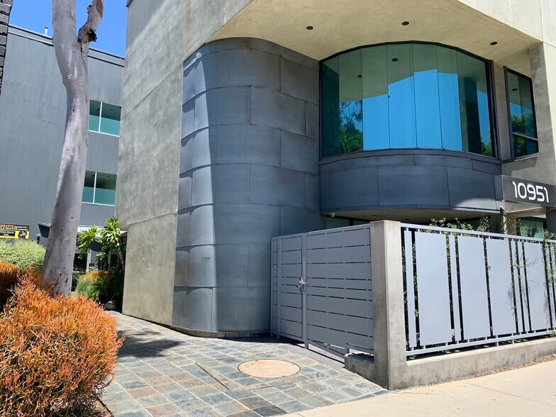 More Photos Of 10951 W Pico Blvd, Los Angeles Loft Creative Space For Lease