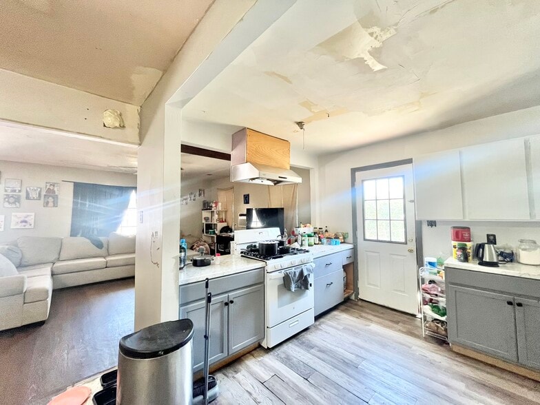 More Photos Of 2513 Connie Dr, Sacramento Office For Sale