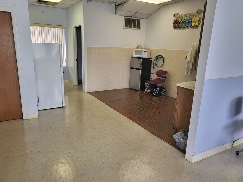 More Photos Of 1121 Route 47, Rio Grande Freestanding For Sale