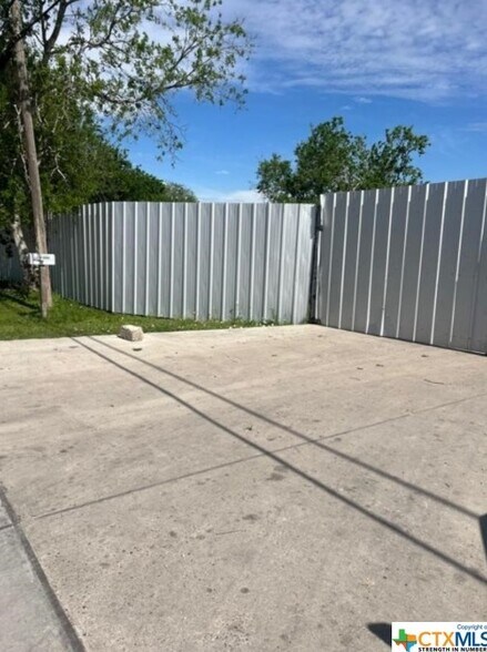 More Photos Of 1621 W Main St, Port Lavaca Land For Sale