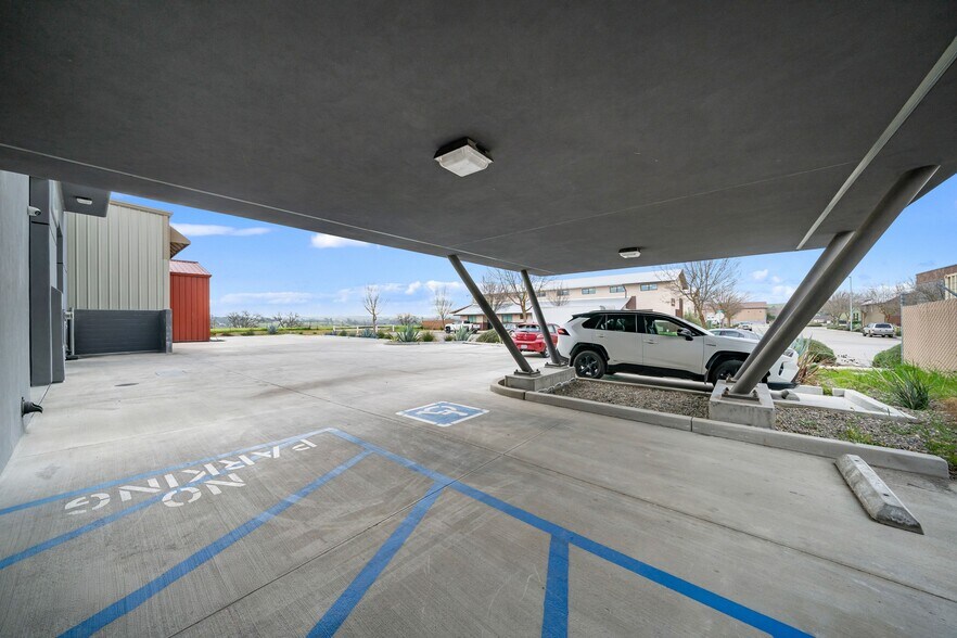 More Photos Of 3563 Combine St, Paso Robles Warehouse For Lease
