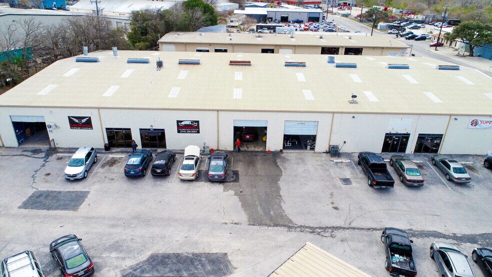 More Photos Of 7126 Eckhert Rd, San Antonio Light Manufacturing For Lease