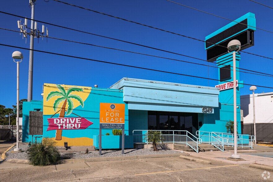 Primary Photo Of 5249 Veterans Memorial Blvd, Metairie Bank For Lease