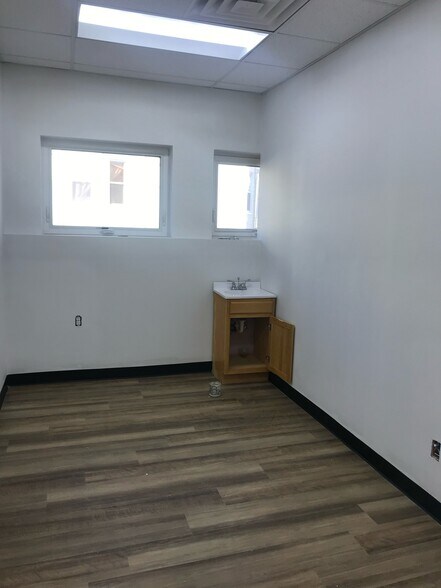 More Photos Of 295-299 Broadway, Paterson Medical For Lease