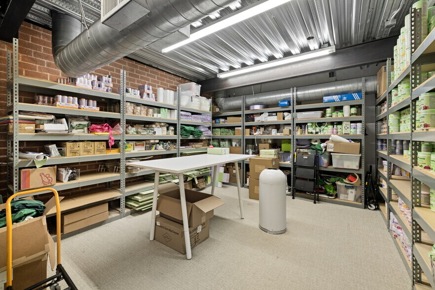 More Photos Of 523 Victoria Ave, Venice Loft Creative Space For Lease