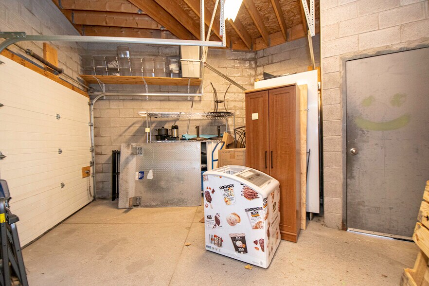 More Photos Of 904 Water St, Peterborough Freestanding For Lease