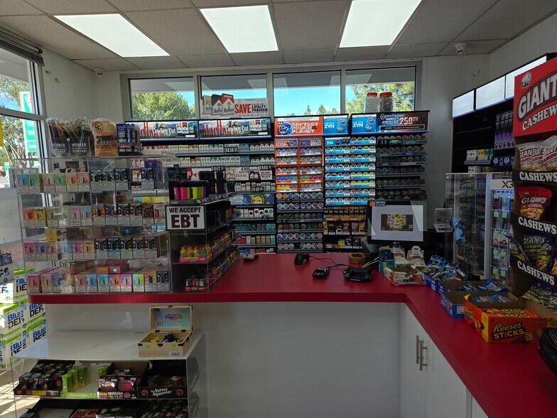 More Photos Of 103 US-20, Hines General Retail For Sale