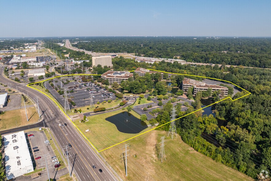 More Photos Of 2650 Thousand Oaks Blvd, Memphis Office For Lease