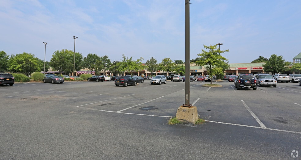 More Photos Of 181-227 Forest Ave, Glen Cove Unknown For Lease