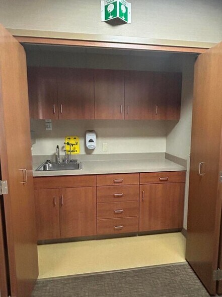 More Photos Of 165 W Haseltine St, Richland Center Healthcare For Lease