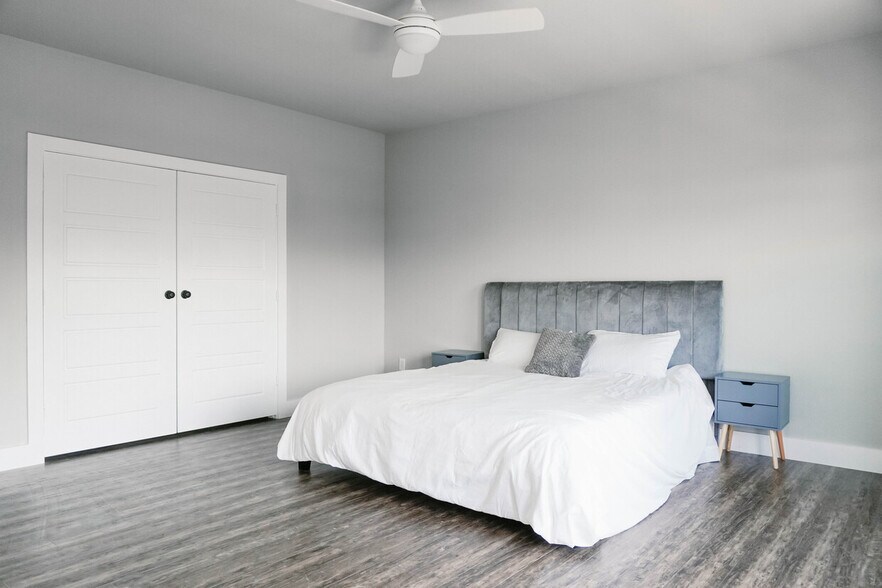 More Photos Of 4911 Alton Ave, Dallas Multifamily For Sale