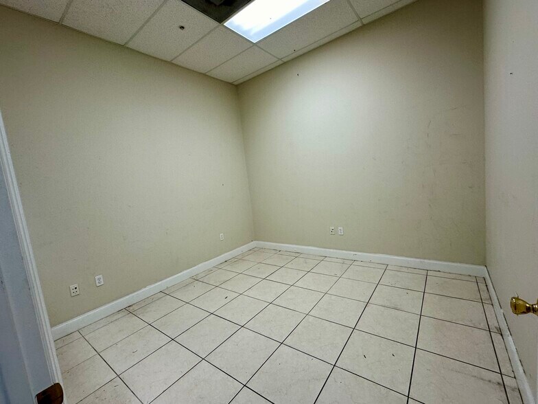 More Photos Of 73 SW 12th Ave, Dania Beach Warehouse For Lease