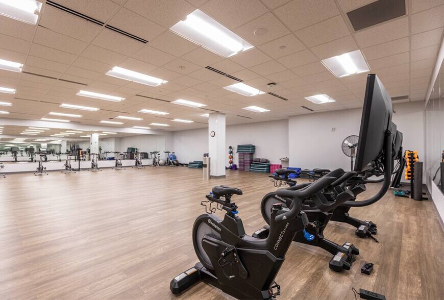 More Photos Of 7000 Midland Blvd, Amelia Office For Lease