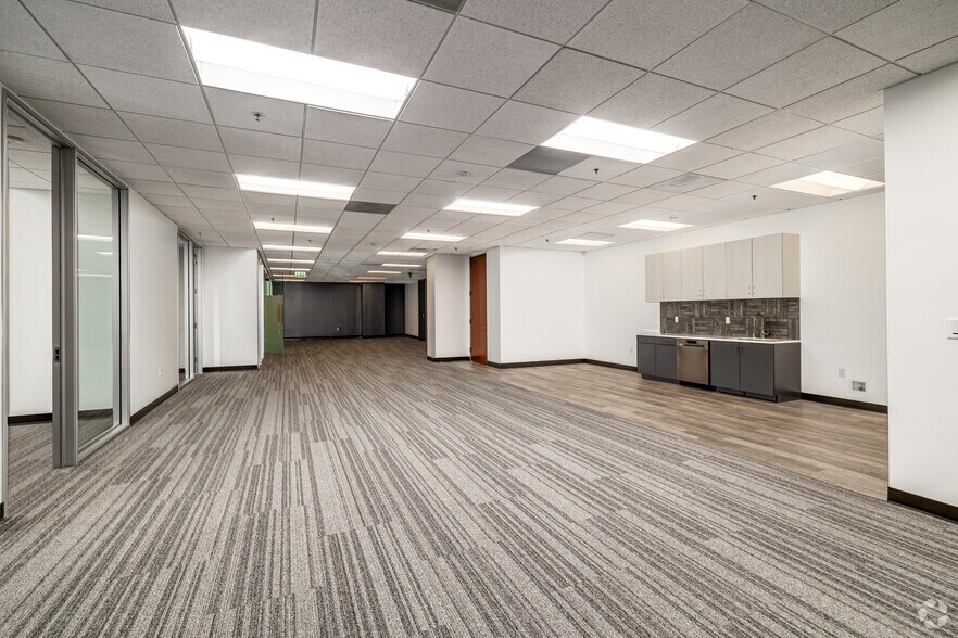 More Photos Of 27101-27201 Puerta Real, Mission Viejo Unknown For Lease