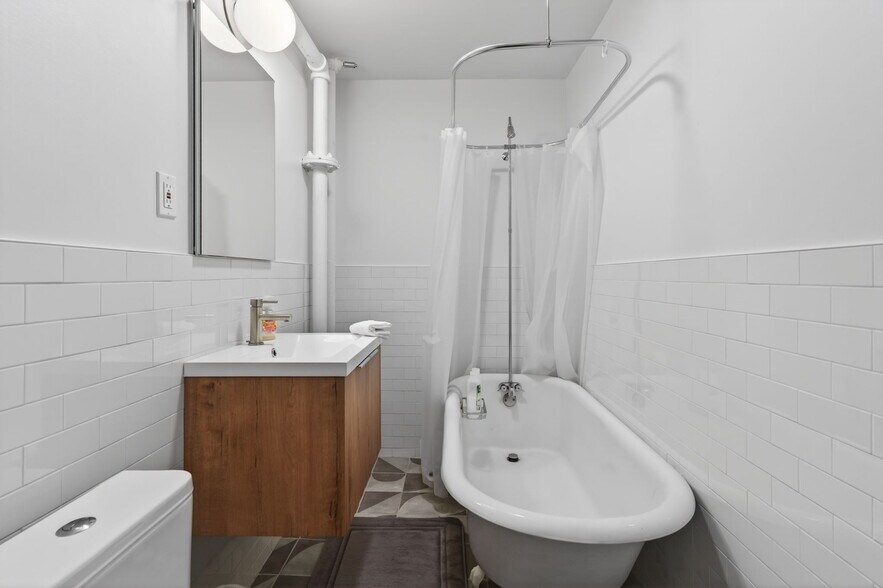 More Photos Of 5-9 Rock City Rd, Woodstock Storefront Retail Residential For Sale