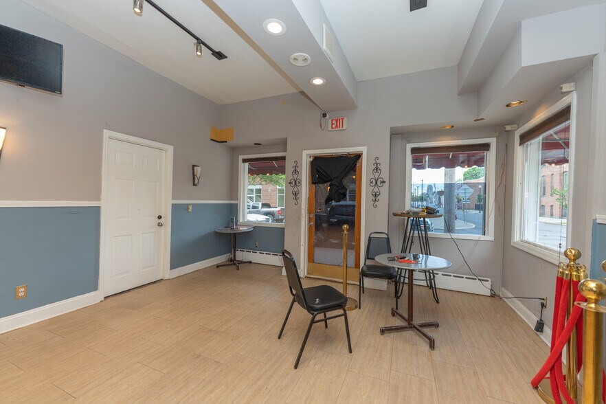 More Photos Of 117 N Lake Ave, Albany Storefront Retail Residential For Sale