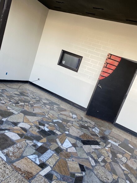 More Photos Of 195 Omohundro Pl, Nashville Warehouse For Lease