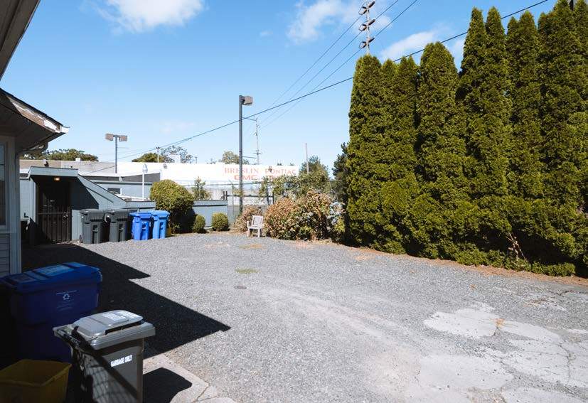 More Photos Of 3565 NE Sandy Blvd, Portland Storefront Retail Residential For Lease