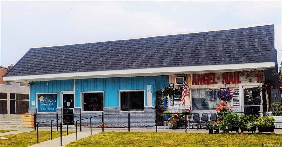More Photos Of 485 Broadway, Monticello Storefront For Sale
