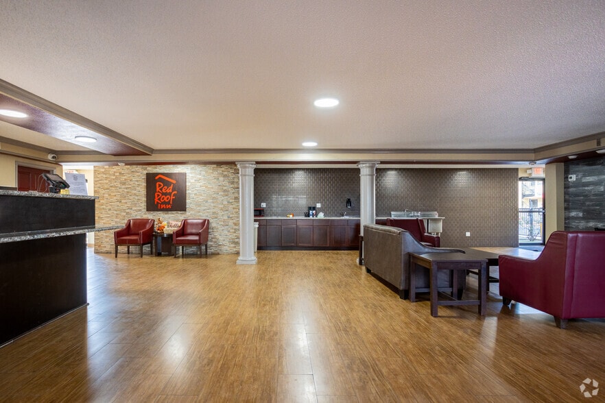 More Photos Of 9902 Gulf Freeway, Houston Hotel For Sale